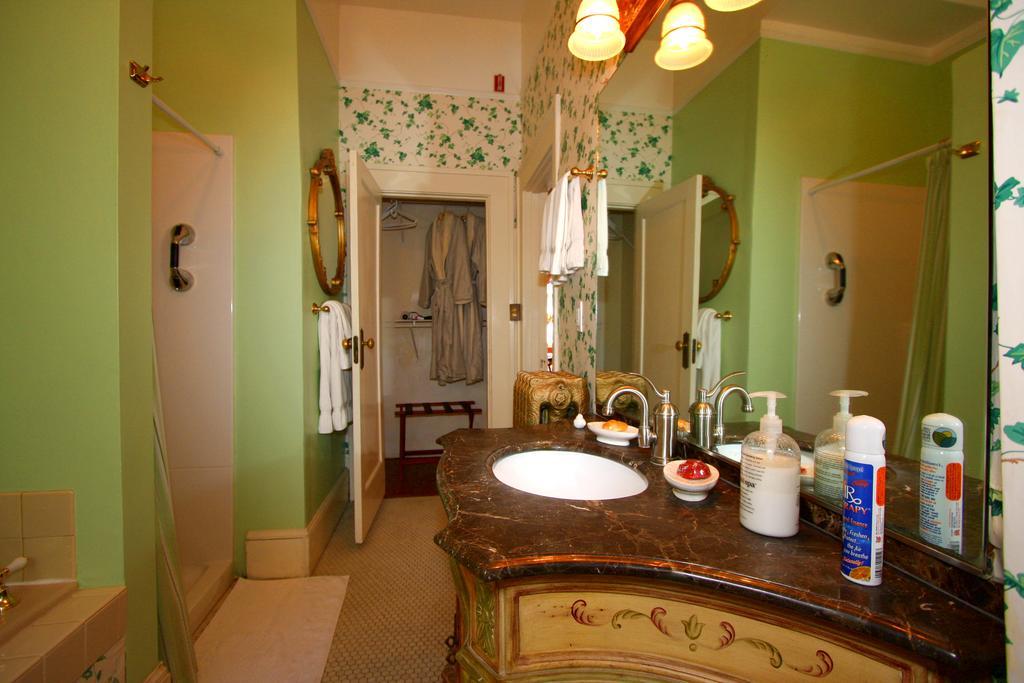 Lion And The Rose Victorian Guest House 波特蘭 外观 照片